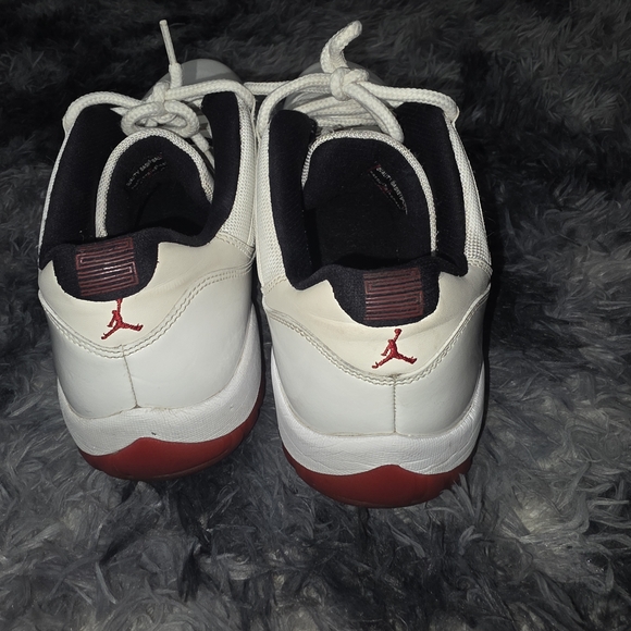 Nike White and Black Athletic Shoes - Picture 10 of 10